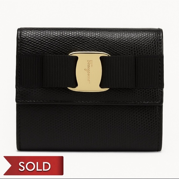 Salvatore Ferragamo Handbags - Salvatore Ferragamo Vara Bow Saffiano Leather Kiss Lock Compact Clutch Wallet